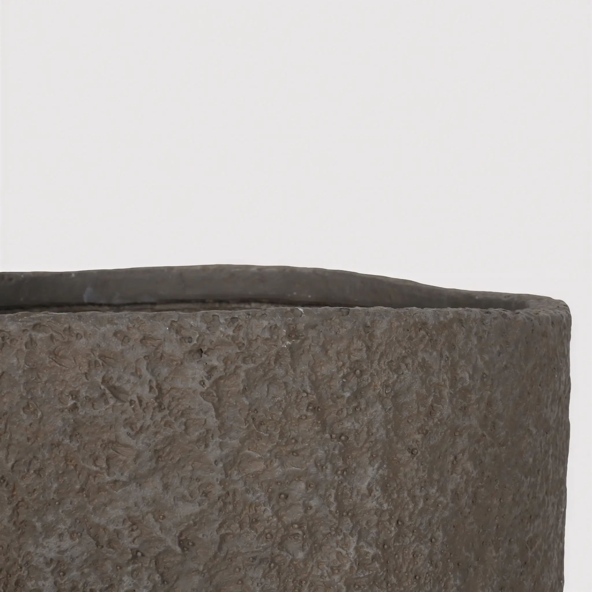Lysandra - Vaso per piante in MGO marrone stile moderno - Image 3